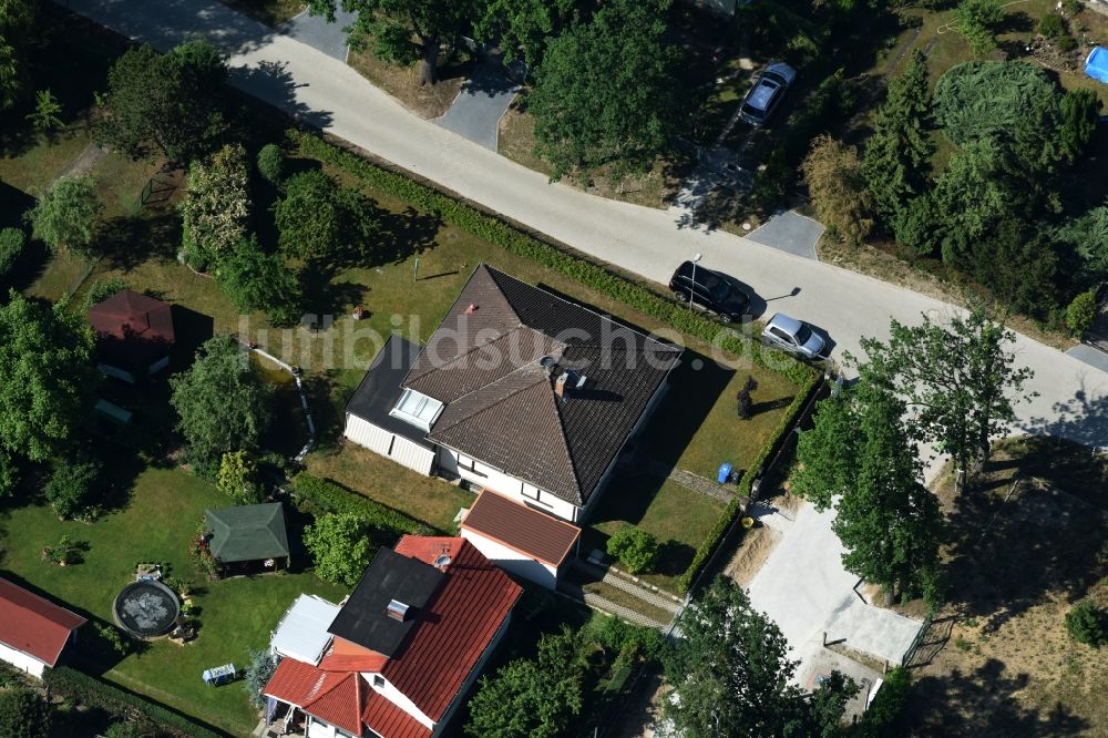 Luftaufnahme Fredersdorf-Vogelsdorf - Wohngebiet einer Einfamilienhaus- Siedlung in Fredersdorf-Vogelsdorf im Bundesland Brandenburg