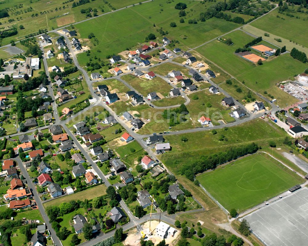 Frohnhausen von oben - Wohngebiet einer Einfamilienhaus- Siedlung in Frohnhausen im Bundesland Hessen, Deutschland