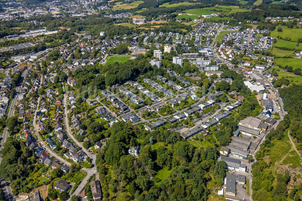 Luftbild Ennepetal - Wohngebiet einer Einfamilienhaus- Siedlung an der Gerhard-Dessel-Straße - Ewald-Rettberg-Straße und der August-Born-Straße in Ennepetal im Bundesland Nordrhein-Westfalen - NRW, Deutschland