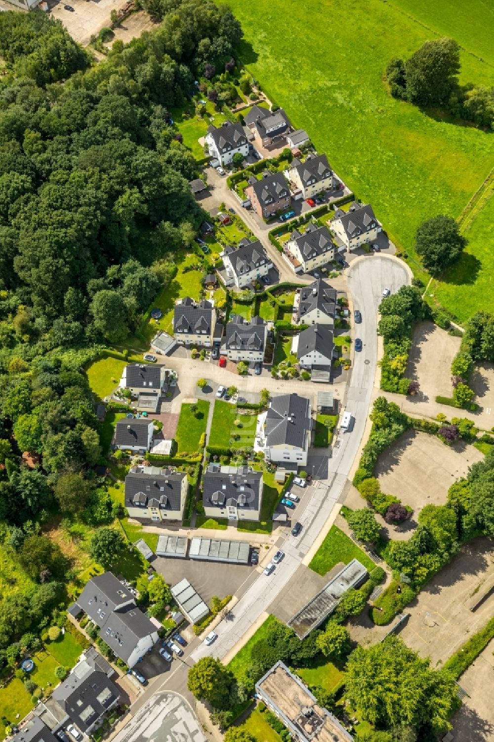 Luftaufnahme Gevelsberg - Wohngebiet einer Einfamilienhaus- Siedlung in Gevelsberg im Bundesland Nordrhein-Westfalen, Deutschland