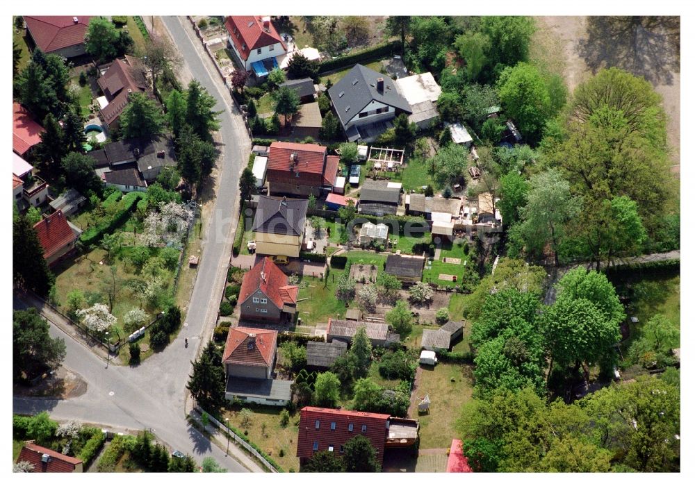 Berlin von oben - Wohngebiet einer Einfamilienhaus- Siedlung Grabenstraße - Gründerstraße - Kablower Weg im Ortsteil Bohnsdorf in Berlin, Deutschland