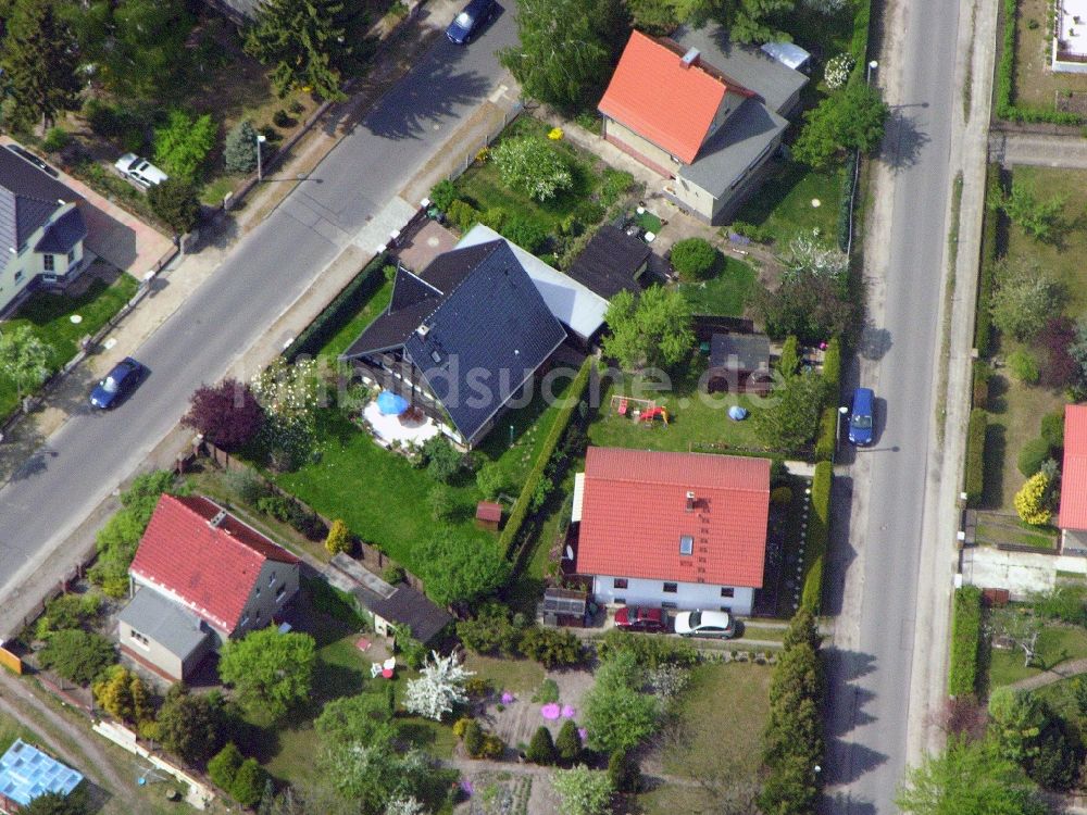 Berlin von oben - Wohngebiet einer Einfamilienhaus- Siedlung Grabenstraße - Gründerstraße - Kablower Weg im Ortsteil Bohnsdorf in Berlin, Deutschland