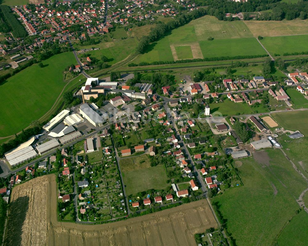 Großraschütz aus der Vogelperspektive: Wohngebiet einer Einfamilienhaus- Siedlung in Großraschütz im Bundesland Sachsen, Deutschland