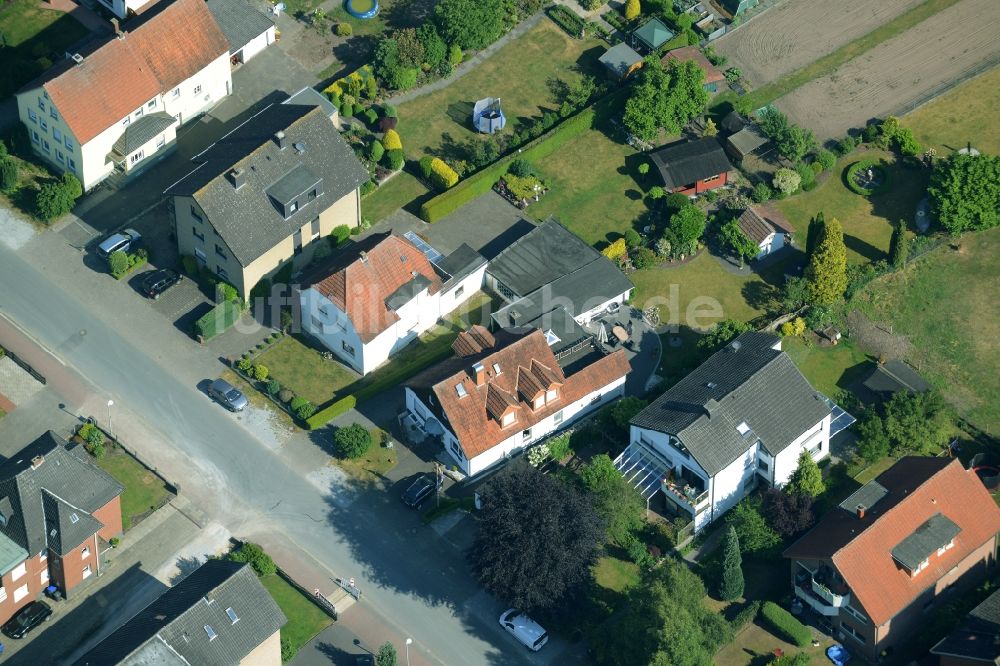 Gütersloh von oben - Wohngebiet einer Einfamilienhaus- Siedlung in Gütersloh im Bundesland Nordrhein-Westfalen