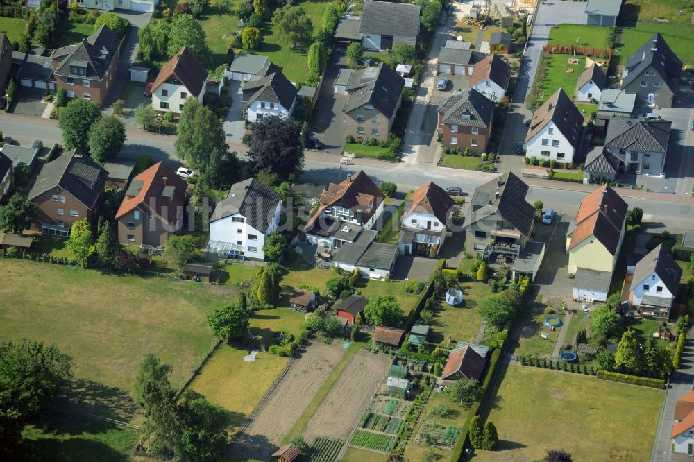 Luftaufnahme Gütersloh - Wohngebiet einer Einfamilienhaus- Siedlung in Gütersloh im Bundesland Nordrhein-Westfalen