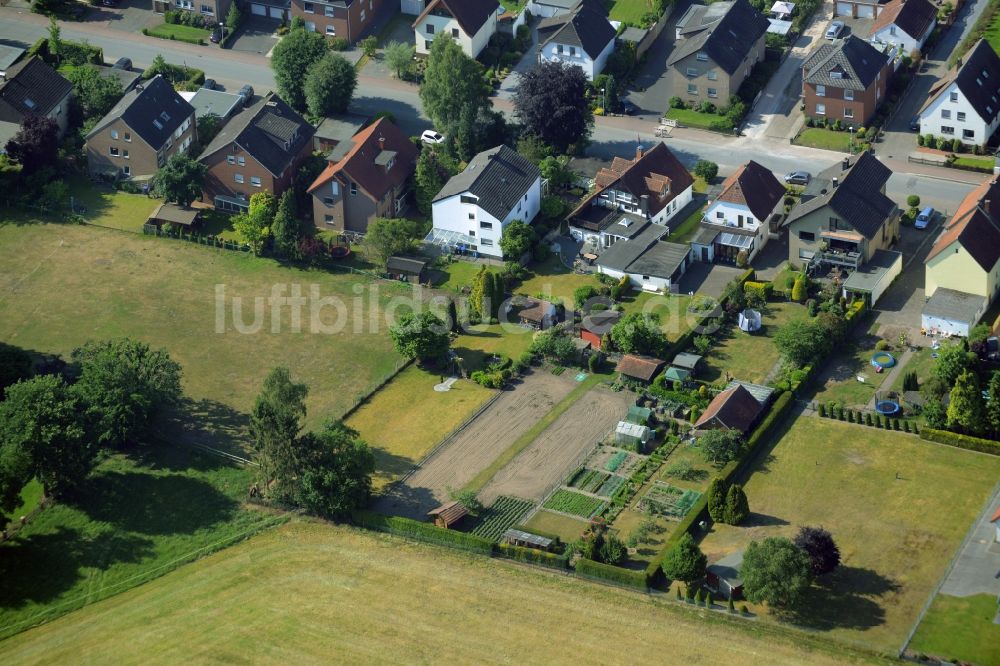 Gütersloh von oben - Wohngebiet einer Einfamilienhaus- Siedlung in Gütersloh im Bundesland Nordrhein-Westfalen