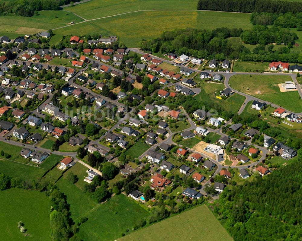 Hachenburg aus der Vogelperspektive: Wohngebiet einer Einfamilienhaus- Siedlung in Hachenburg im Bundesland Rheinland-Pfalz