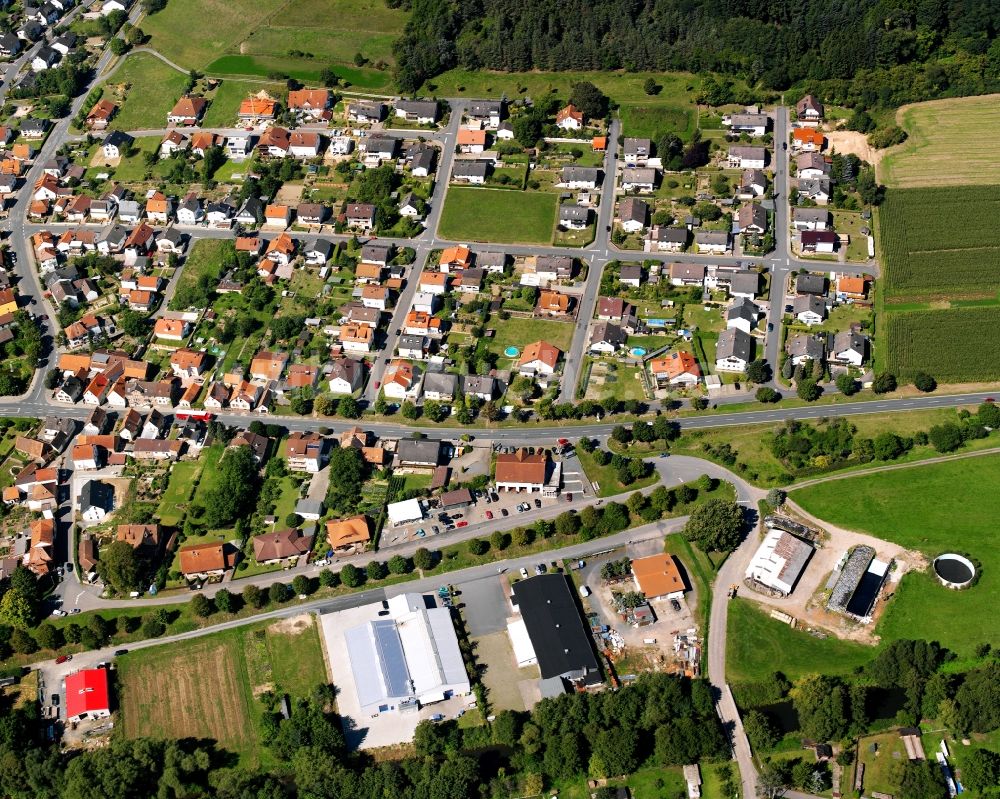 Hainstadt von oben - Wohngebiet einer Einfamilienhaus- Siedlung in Hainstadt im Bundesland Hessen, Deutschland