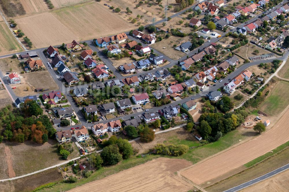 Luftaufnahme Hausen - Wohngebiet einer Einfamilienhaus- Siedlung in Hausen im Bundesland Bayern, Deutschland