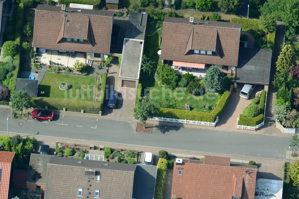 Hehlingen aus der Vogelperspektive: Wohngebiet einer Einfamilienhaus- Siedlung in Hehlingen im Bundesland Niedersachsen