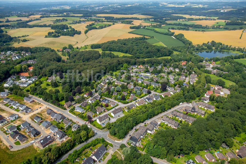 Heiligenhaus aus der Vogelperspektive: Wohngebiet einer Einfamilienhaus- Siedlung in Heiligenhaus im Bundesland Nordrhein-Westfalen