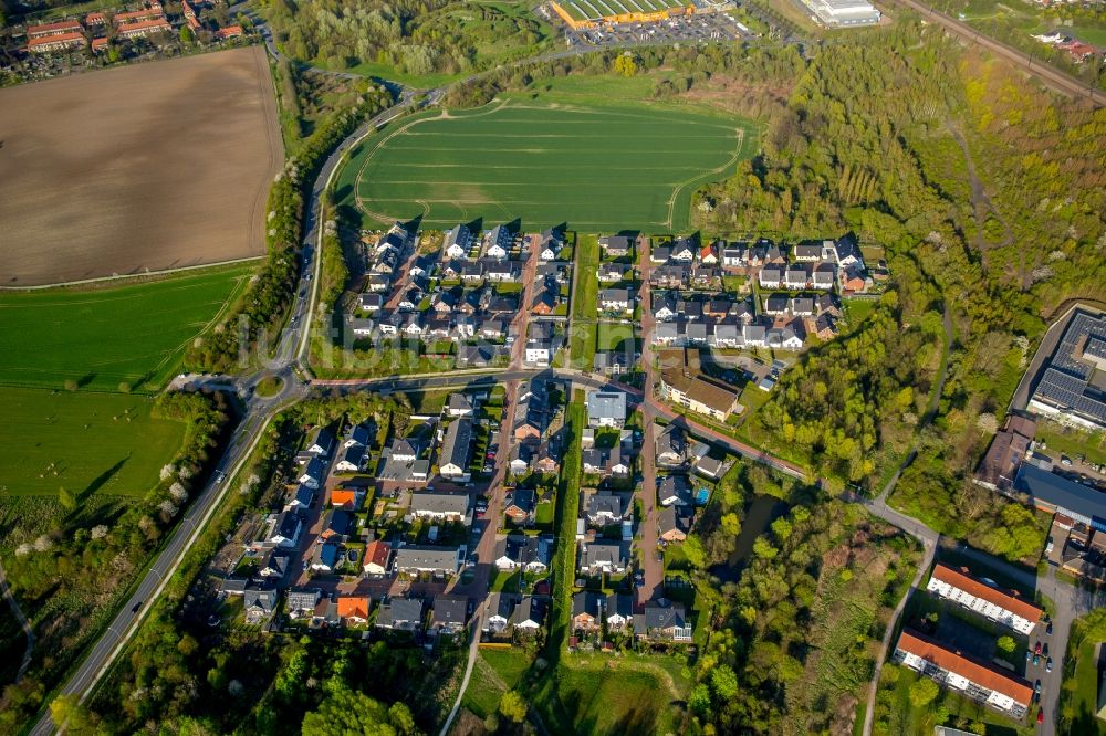 Hamm aus der Vogelperspektive: Wohngebiet einer Einfamilienhaus- Siedlung an der Heinrich-Wältermann-Straße im Stadtteil Heessen in Hamm im Bundesland Nordrhein-Westfalen