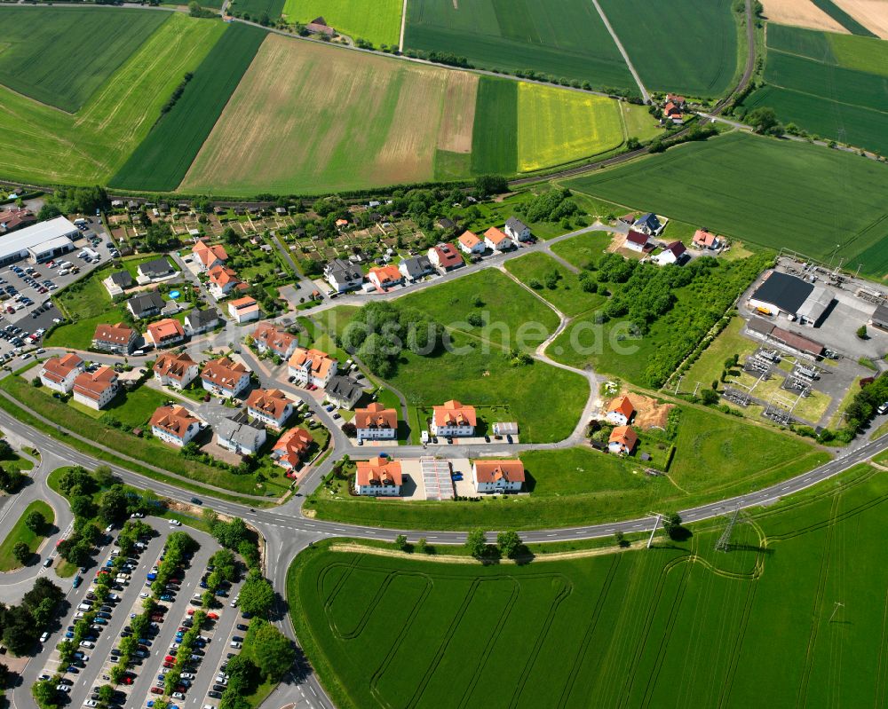 Hergersdorf von oben - Wohngebiet einer Einfamilienhaus- Siedlung in Hergersdorf im Bundesland Hessen, Deutschland