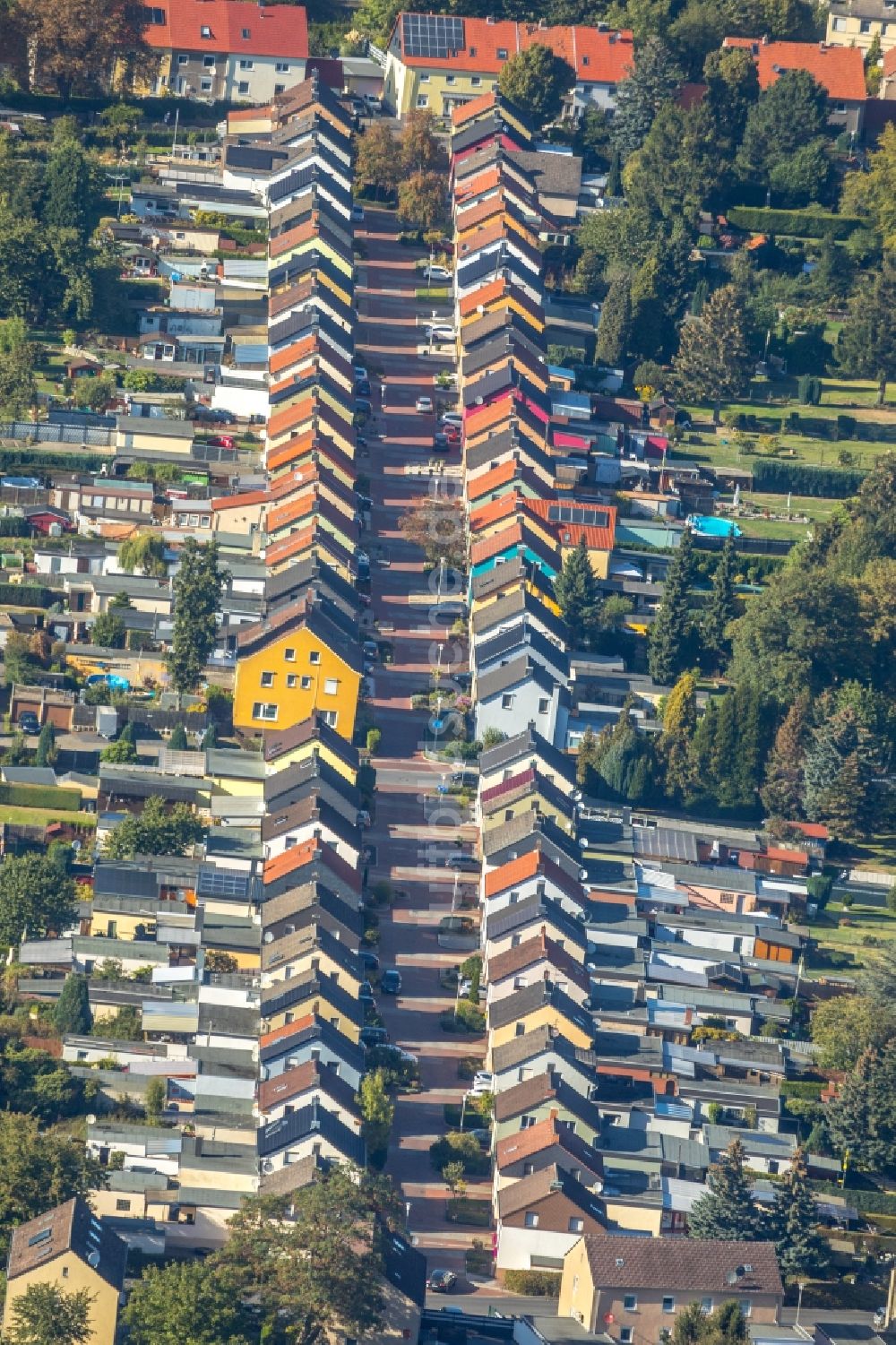 Unna von oben - Wohngebiet einer Einfamilienhaus- Siedlung, historische Zechensiedlung an der Friedrichstraße in Unna im Bundesland Nordrhein-Westfalen, Deutschland