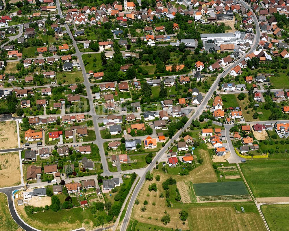 Hochdorf aus der Vogelperspektive: Wohngebiet einer Einfamilienhaus- Siedlung in Hochdorf im Bundesland Baden-Württemberg, Deutschland