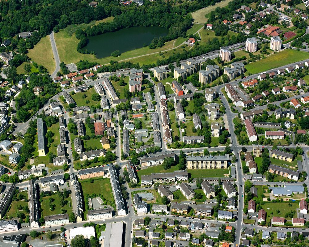 Luftaufnahme Hof - Wohngebiet einer Einfamilienhaus- Siedlung in Hof im Bundesland Bayern, Deutschland