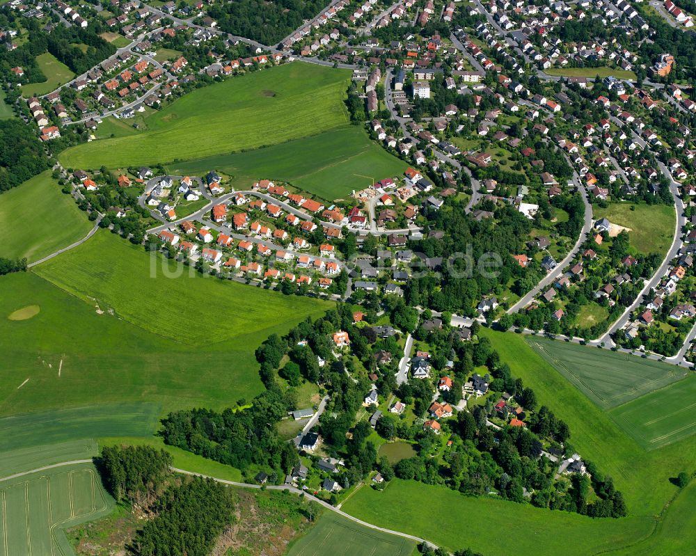 Luftbild Hof - Wohngebiet einer Einfamilienhaus- Siedlung in Hof im Bundesland Bayern, Deutschland