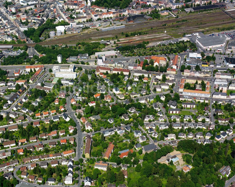 Hof aus der Vogelperspektive: Wohngebiet einer Einfamilienhaus- Siedlung in Hof im Bundesland Bayern, Deutschland