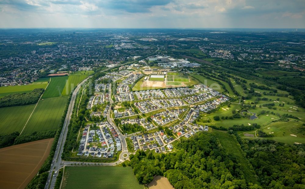 Luftaufnahme Dortmund - Wohngebiet einer Einfamilienhaus- Siedlung Hohenbuschei am Elisabeth-Selbert-Bogen im Ortsteil Brackel in Dortmund im Bundesland Nordrhein-Westfalen, Deutschland