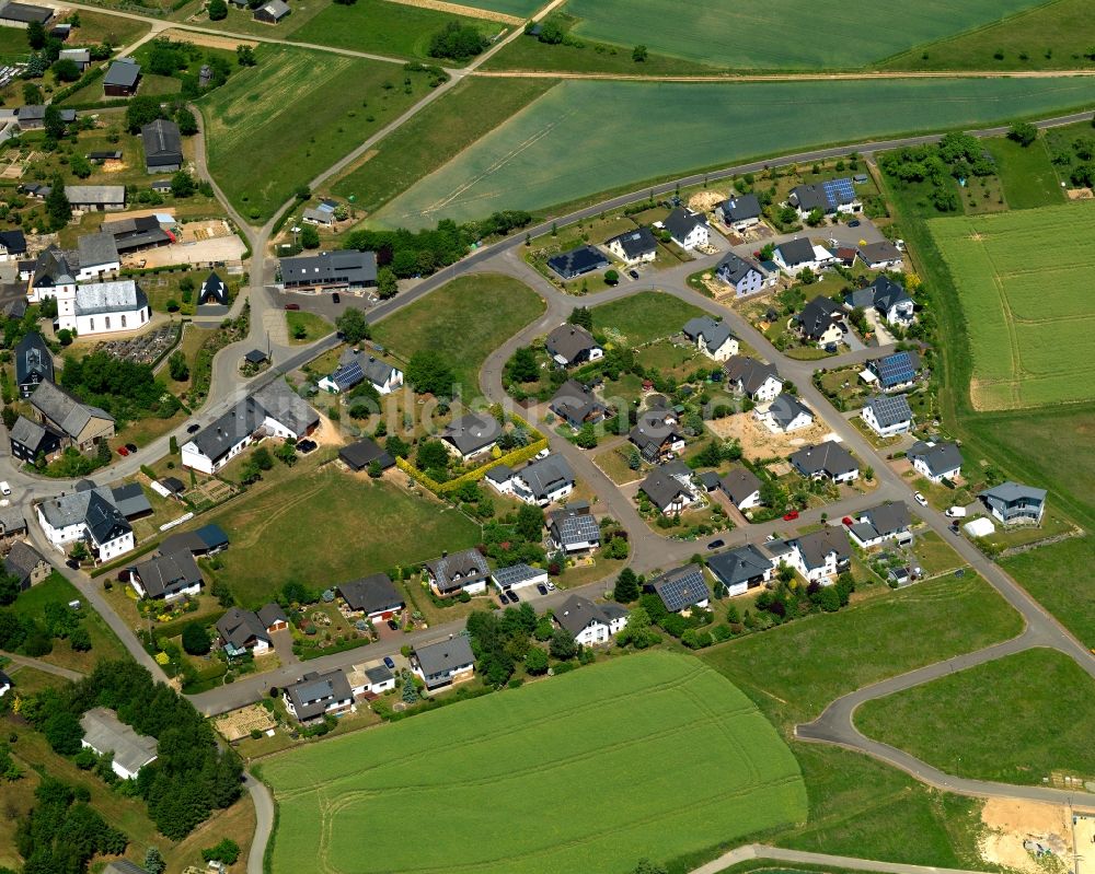 Horn von oben - Wohngebiet einer Einfamilienhaus- Siedlung in Horn im Bundesland Rheinland-Pfalz