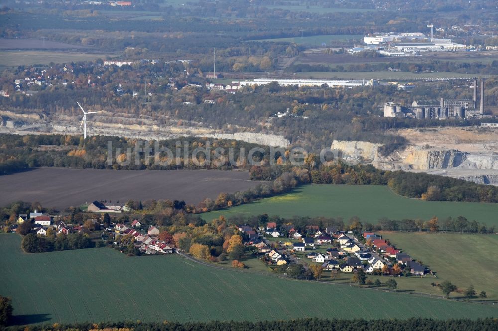 Hortwinkel von oben - Wohngebiet einer Einfamilienhaus- Siedlung in Hortwinkel im Bundesland Brandenburg