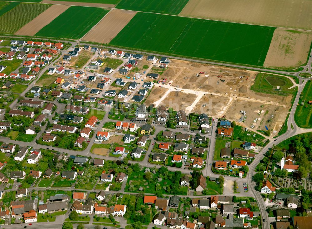 Langenau aus der Vogelperspektive: Wohngebiet einer Einfamilienhaus- Siedlung in Langenau im Bundesland Baden-Württemberg, Deutschland