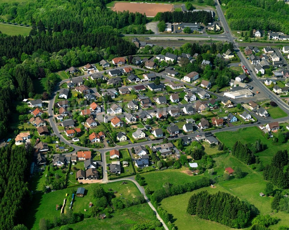 Luftbild Langenhahn - Wohngebiet einer Einfamilienhaus- Siedlung in Langenhahn im Bundesland Rheinland-Pfalz