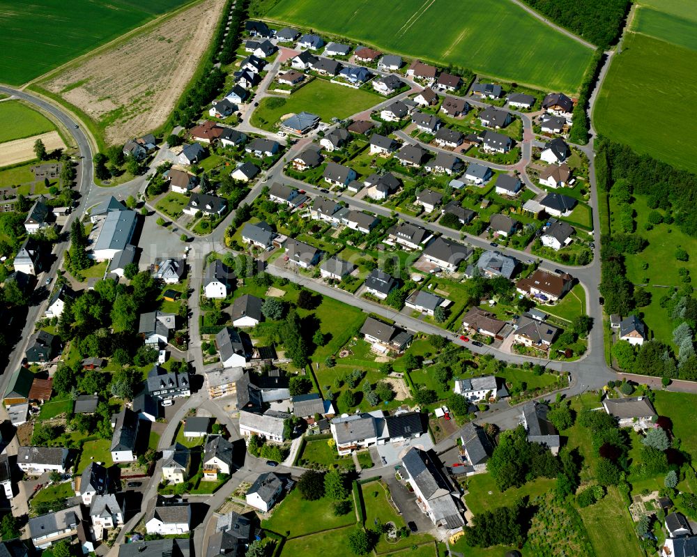 Liebshausen von oben - Wohngebiet einer Einfamilienhaus- Siedlung in Liebshausen im Bundesland Rheinland-Pfalz, Deutschland