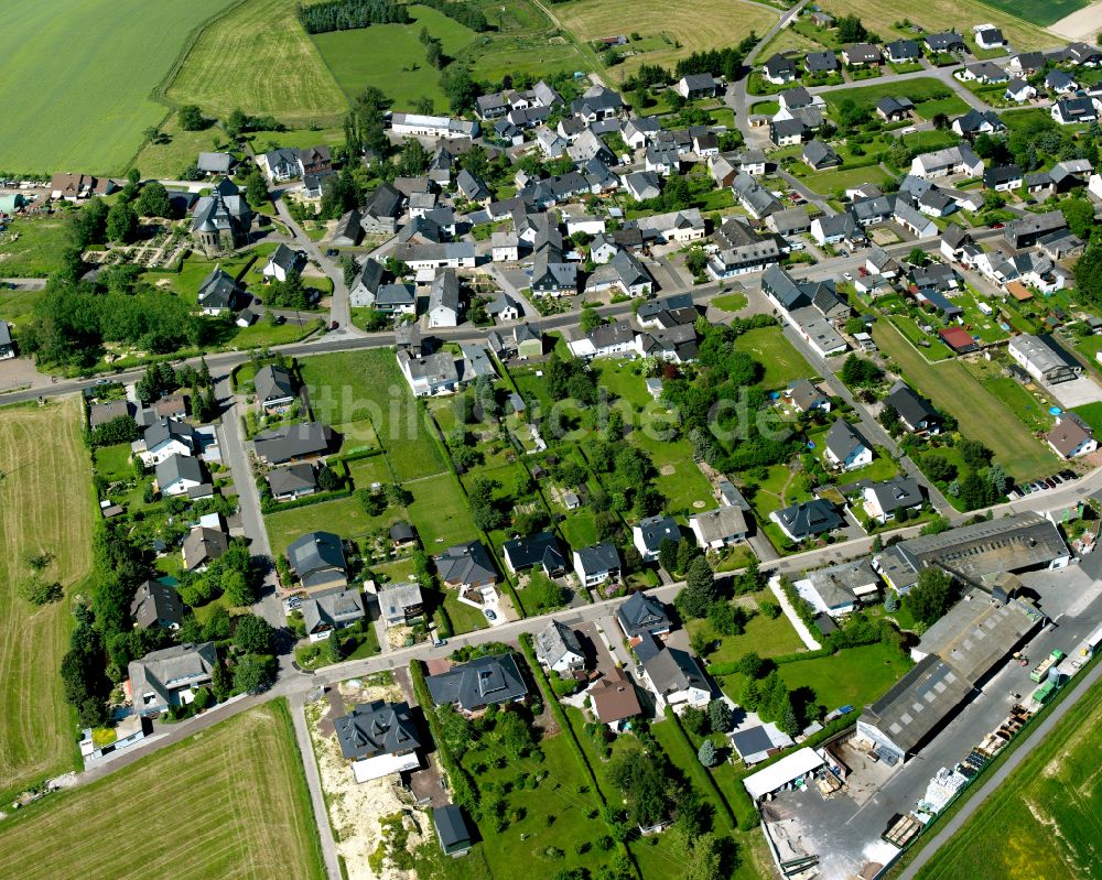 Lingerhahn aus der Vogelperspektive: Wohngebiet einer Einfamilienhaus- Siedlung in Lingerhahn im Bundesland Rheinland-Pfalz, Deutschland