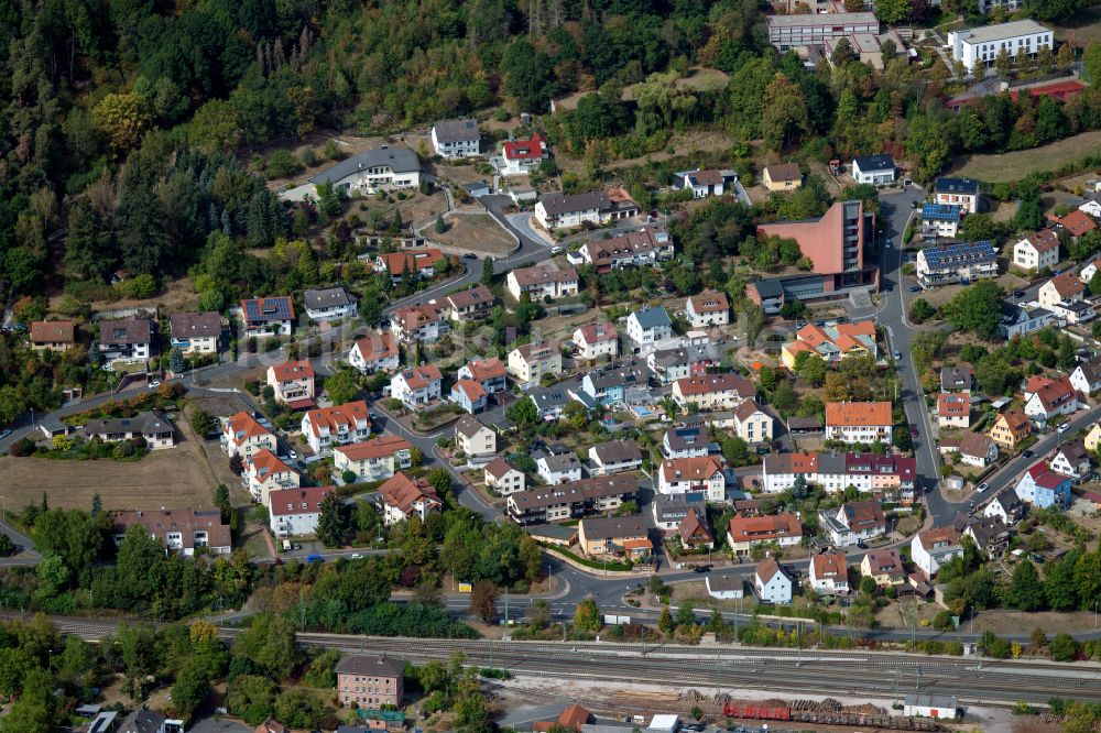 Lohr am Main von oben - Wohngebiet einer Einfamilienhaus- Siedlung in Lohr am Main im Bundesland Bayern, Deutschland