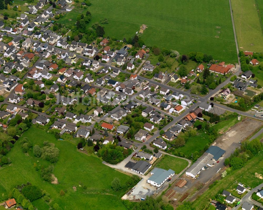 Marienrachdorf aus der Vogelperspektive: Wohngebiet einer Einfamilienhaus- Siedlung in Marienrachdorf im Bundesland Rheinland-Pfalz