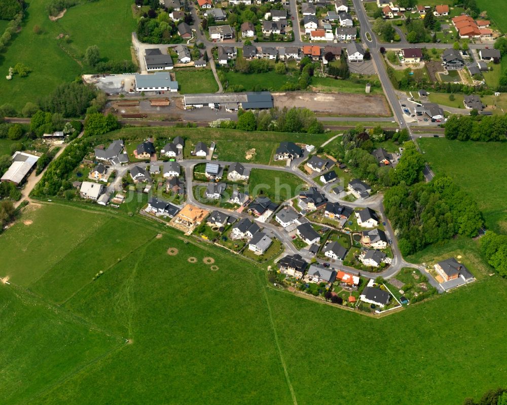 Marienrachdorf von oben - Wohngebiet einer Einfamilienhaus- Siedlung in Marienrachdorf im Bundesland Rheinland-Pfalz