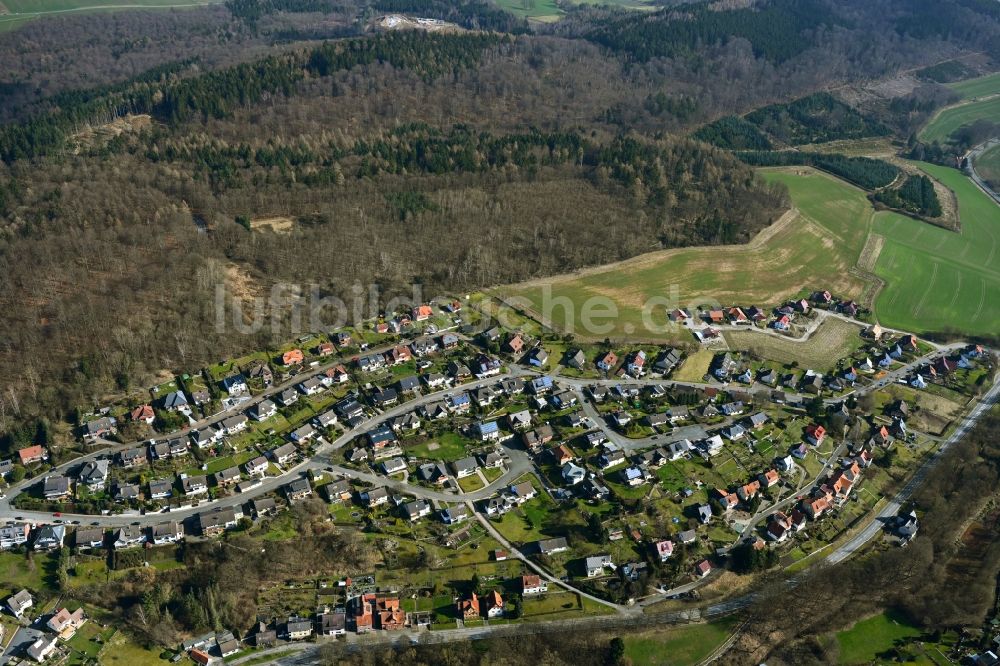 Luftaufnahme Delligsen - Wohngebiet einer Einfamilienhaus- Siedlung am Markeldisser Weg - Untere Hilsstraße - Am Bocksberg in Delligsen im Bundesland Niedersachsen, Deutschland