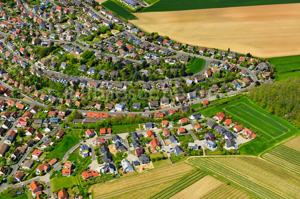 Marktbreit von oben - Wohngebiet einer Einfamilienhaus- Siedlung in Marktbreit im Bundesland Bayern, Deutschland