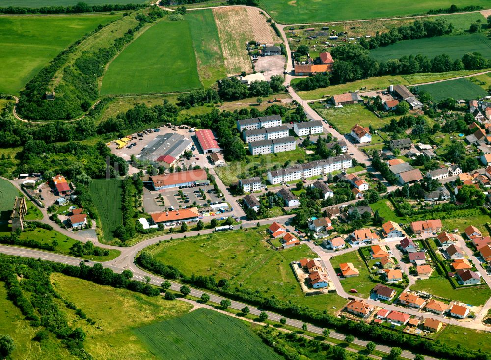 Luftaufnahme Marnheim - Wohngebiet einer Einfamilienhaus- Siedlung in Marnheim im Bundesland Rheinland-Pfalz, Deutschland