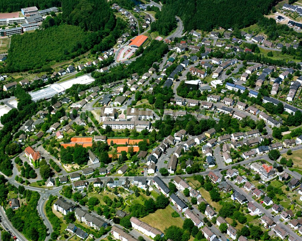 Meinerzhagen von oben - Wohngebiet einer Einfamilienhaus- Siedlung in Meinerzhagen im Bundesland Nordrhein-Westfalen, Deutschland