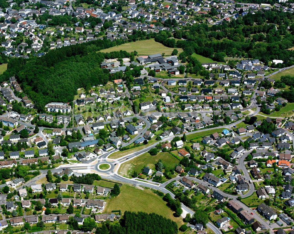 Meinerzhagen von oben - Wohngebiet einer Einfamilienhaus- Siedlung in Meinerzhagen im Bundesland Nordrhein-Westfalen, Deutschland