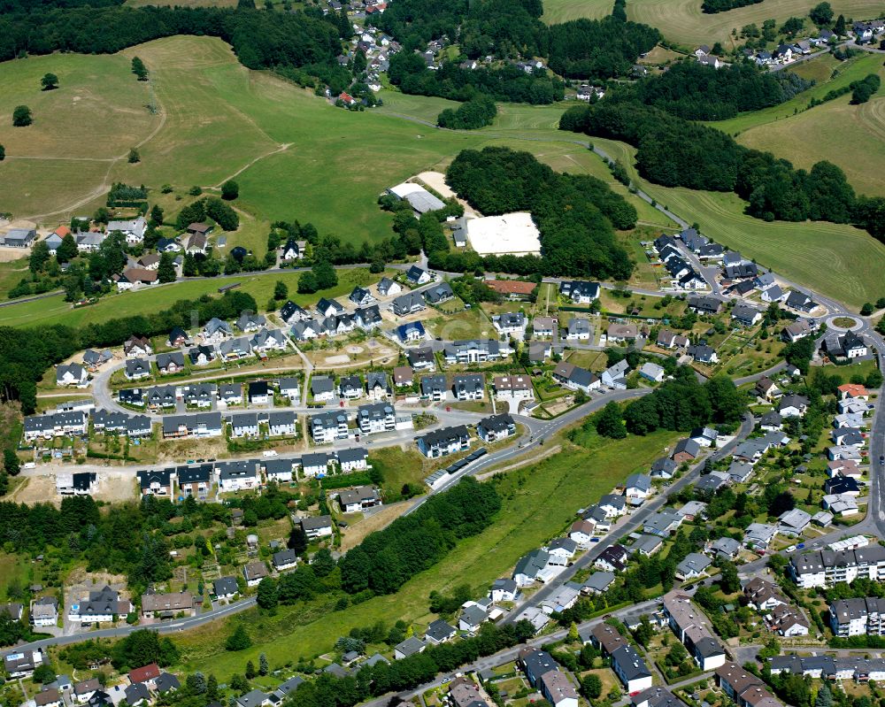 Meinerzhagen von oben - Wohngebiet einer Einfamilienhaus- Siedlung in Meinerzhagen im Bundesland Nordrhein-Westfalen, Deutschland