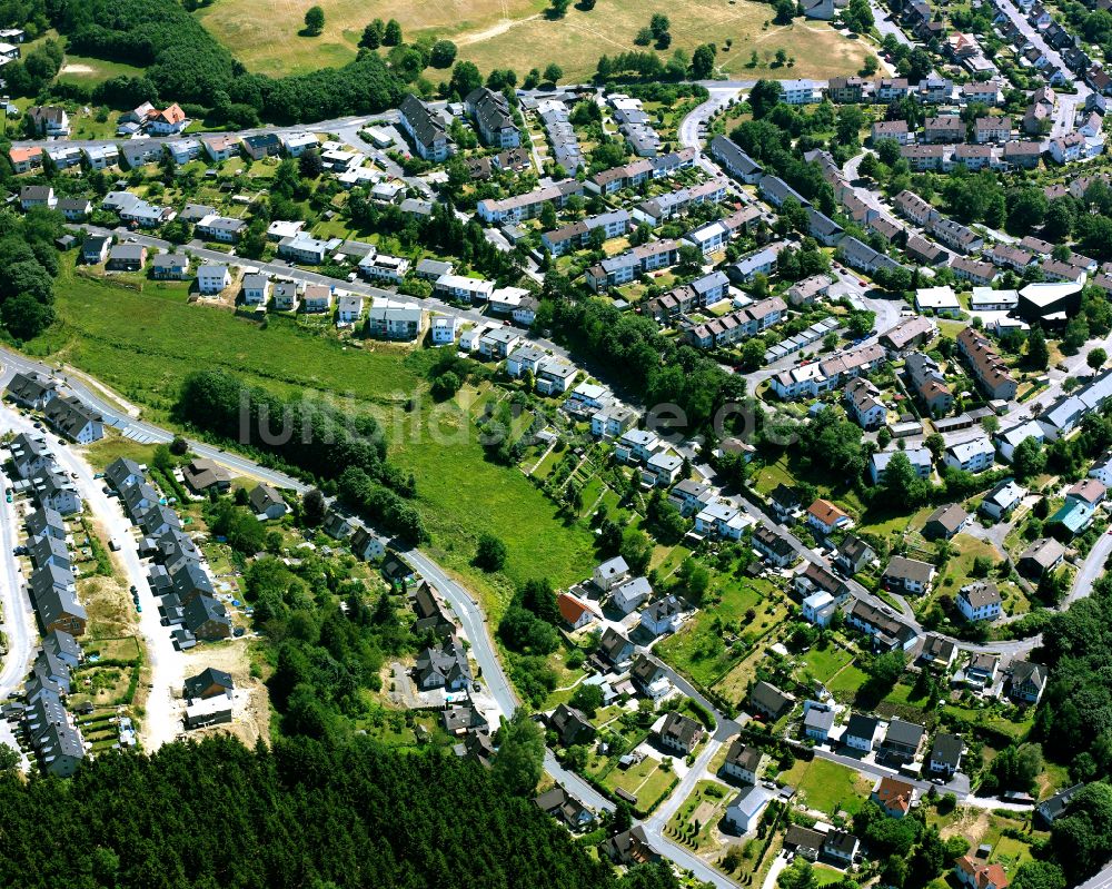 Luftaufnahme Meinerzhagen - Wohngebiet einer Einfamilienhaus- Siedlung in Meinerzhagen im Bundesland Nordrhein-Westfalen, Deutschland