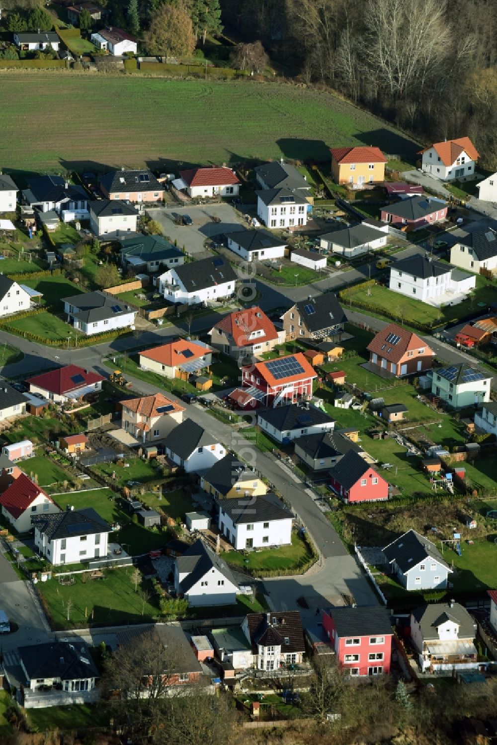 Luftaufnahme Mühlenbecker Land - Wohngebiet einer Einfamilienhaus- Siedlung in Mühlenbecker Land im Bundesland Brandenburg