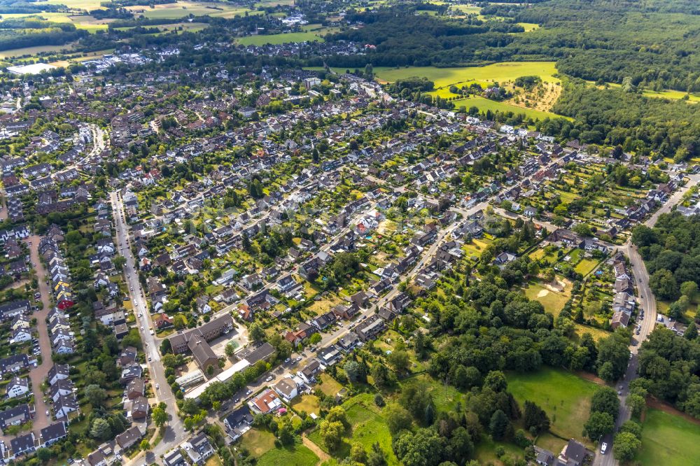 Luftaufnahme Mülheim an der Ruhr - Wohngebiet einer Einfamilienhaus- Siedlung in Mülheim an der Ruhr im Bundesland Nordrhein-Westfalen, Deutschland