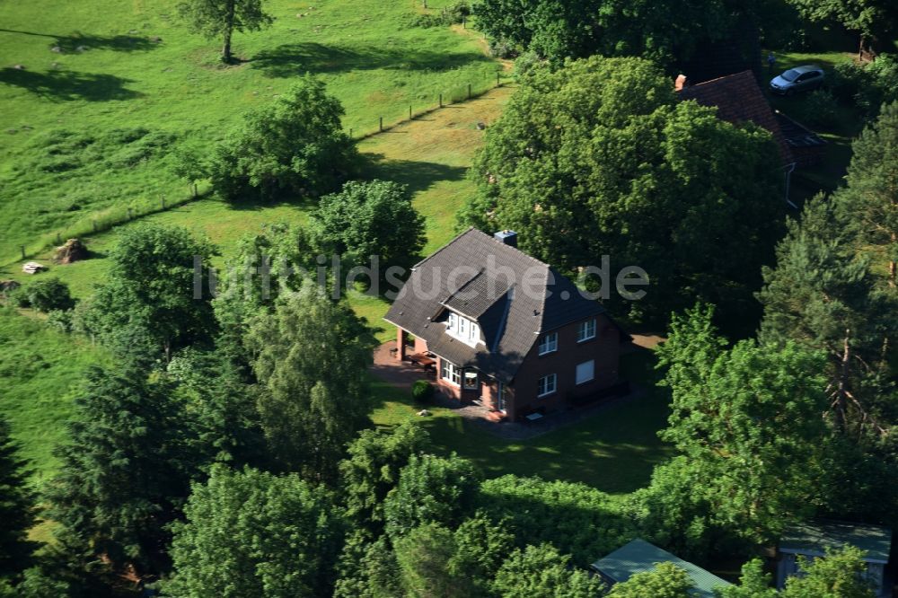 Nausdorf aus der Vogelperspektive: Wohngebiet einer Einfamilienhaus- Siedlung in Nausdorf im Bundesland Brandenburg