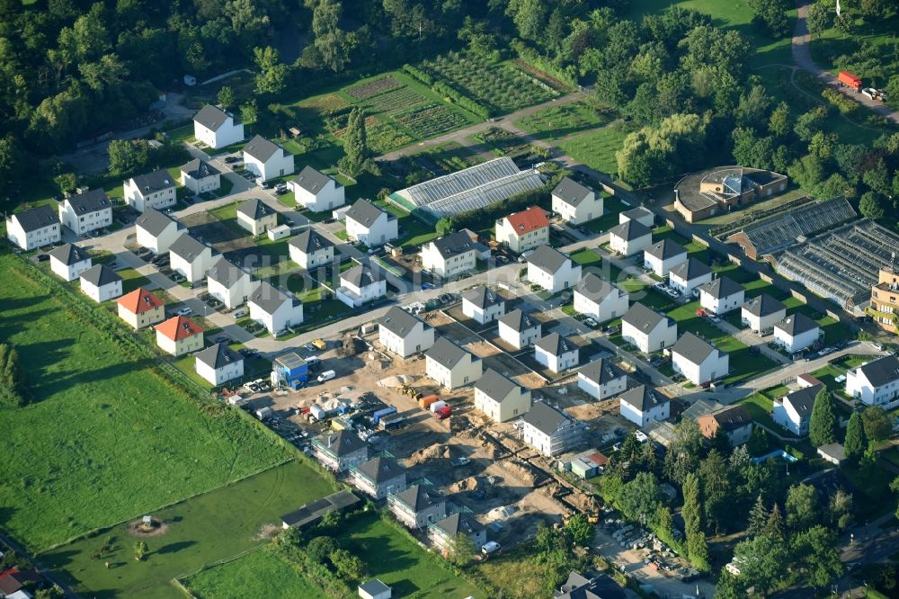 Berlin von oben - Wohngebiet einer Einfamilienhaus- Siedlung An der Neumark in Berlin, Deutschland