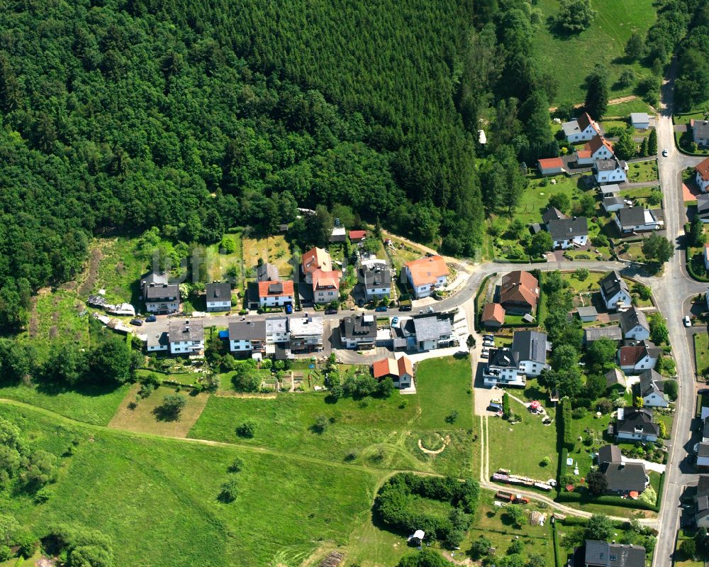 Niederroßbach von oben - Wohngebiet einer Einfamilienhaus- Siedlung in Niederroßbach im Bundesland Hessen, Deutschland