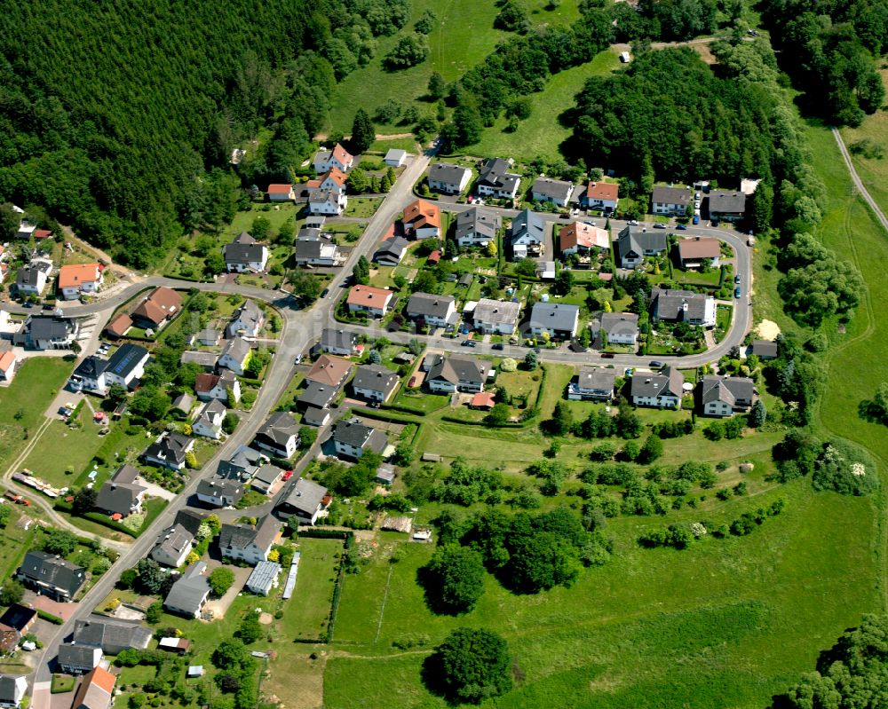 Niederroßbach aus der Vogelperspektive: Wohngebiet einer Einfamilienhaus- Siedlung in Niederroßbach im Bundesland Hessen, Deutschland