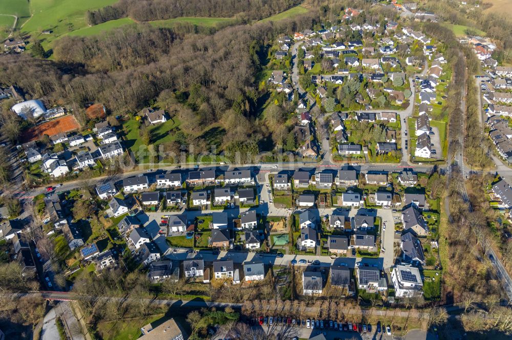 Heiligenhaus von oben - Wohngebiet einer Einfamilienhaus- Siedlung am Nordring in Heiligenhaus im Bundesland Nordrhein-Westfalen, Deutschland
