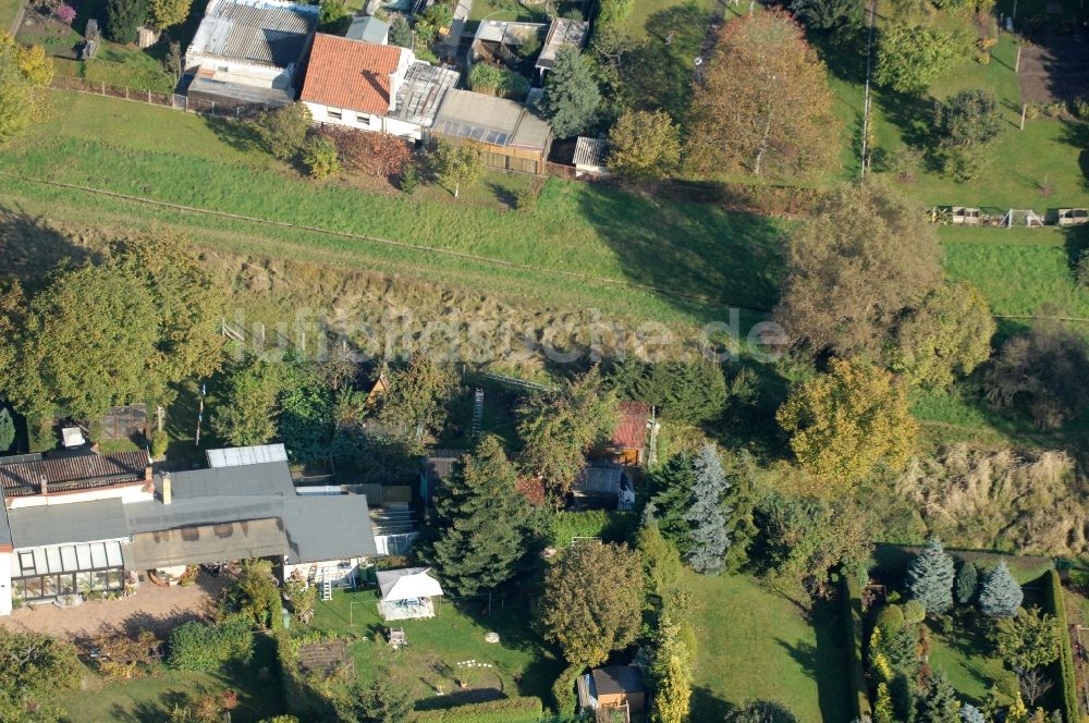 Berlin von oben - Wohngebiet einer Einfamilienhaus- Siedlung im Ortsteil Karow in Berlin, Deutschland