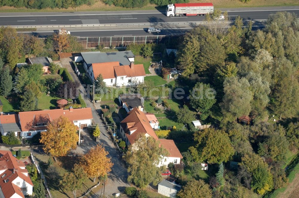 Berlin aus der Vogelperspektive: Wohngebiet einer Einfamilienhaus- Siedlung im Ortsteil Karow in Berlin, Deutschland