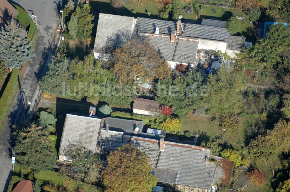 Berlin aus der Vogelperspektive: Wohngebiet einer Einfamilienhaus- Siedlung im Ortsteil Karow in Berlin, Deutschland