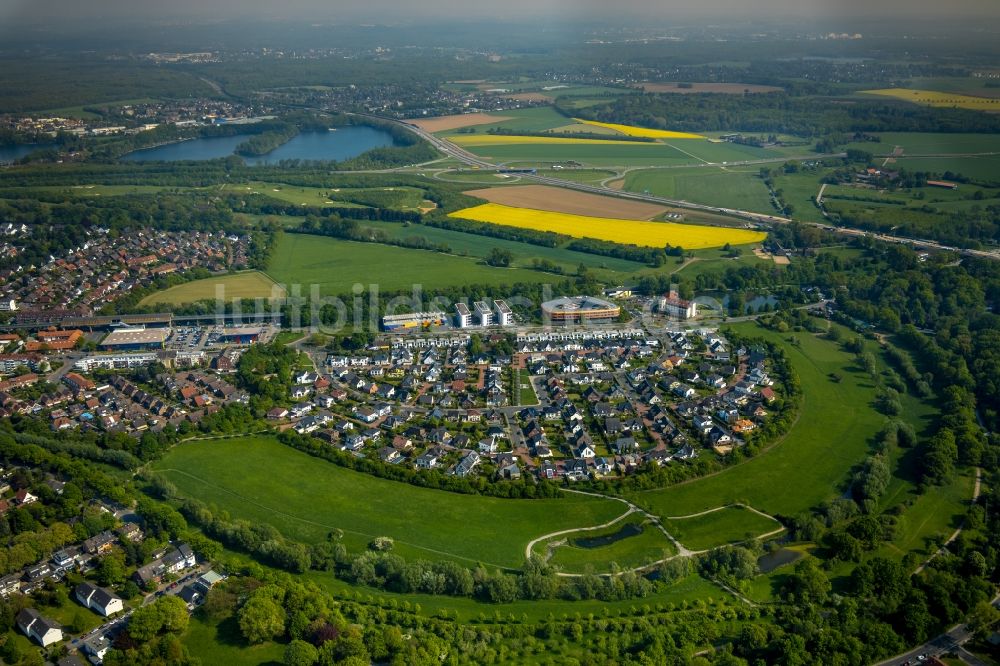 Duisburg aus der Vogelperspektive: Wohngebiet einer Einfamilienhaus- Siedlung im Ortsteil Kesselberg in Duisburg im Bundesland Nordrhein-Westfalen, Deutschland